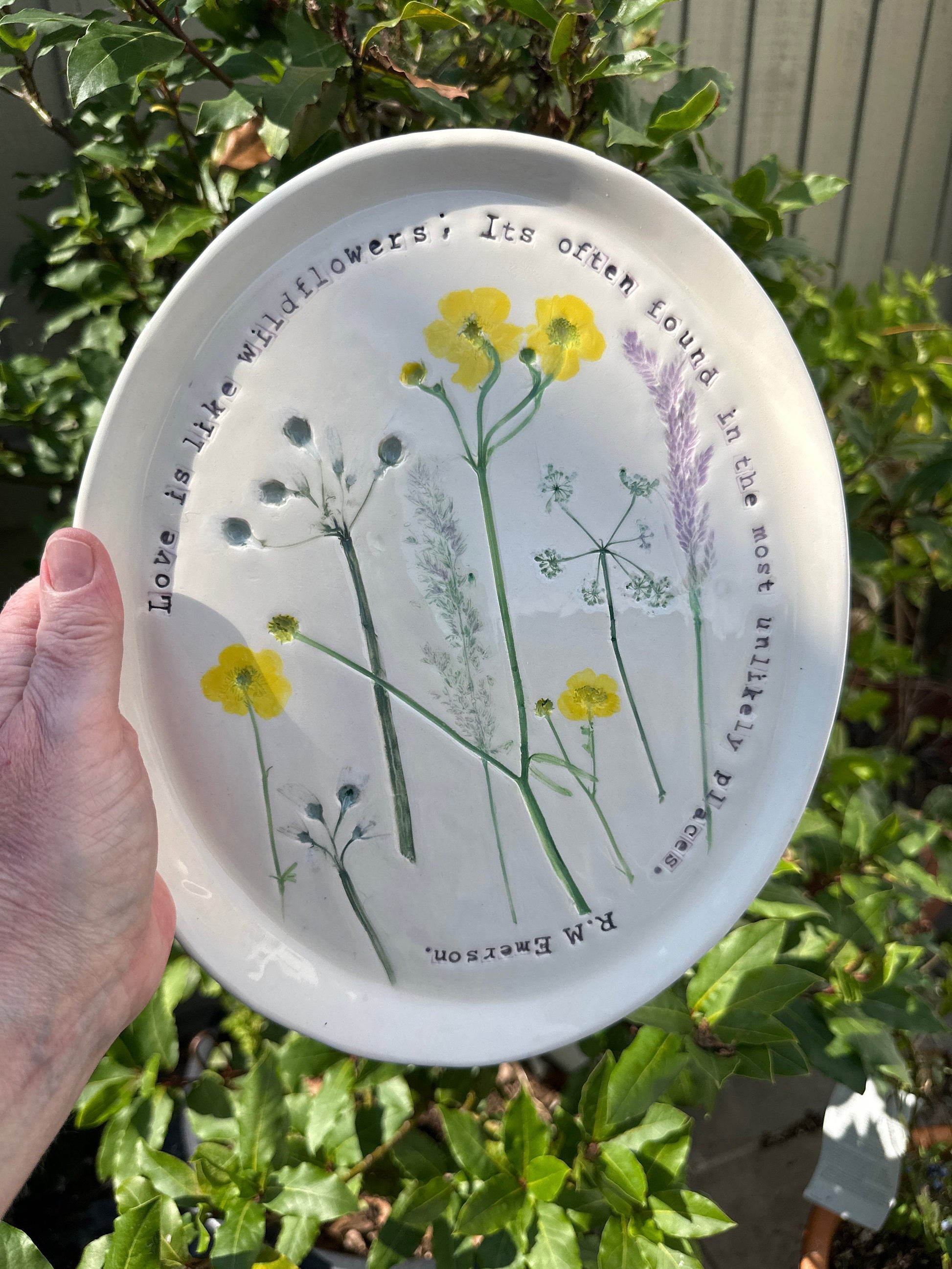 A beautiful Wild Flower Oval Plate
