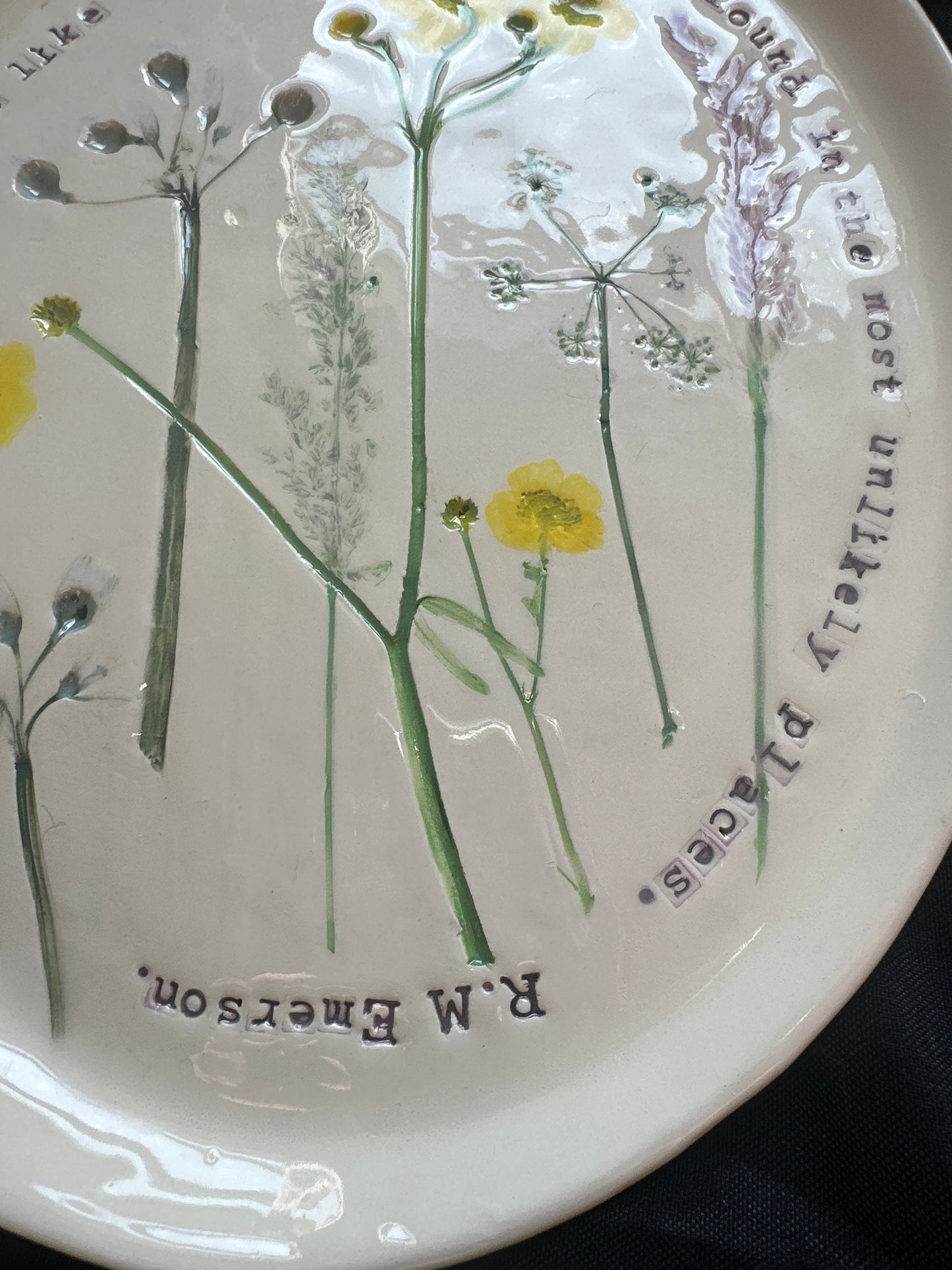 A beautiful Wild Flower Oval Plate