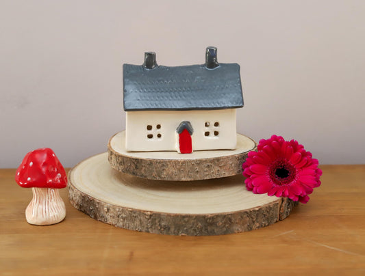 Cottage- tea light holder